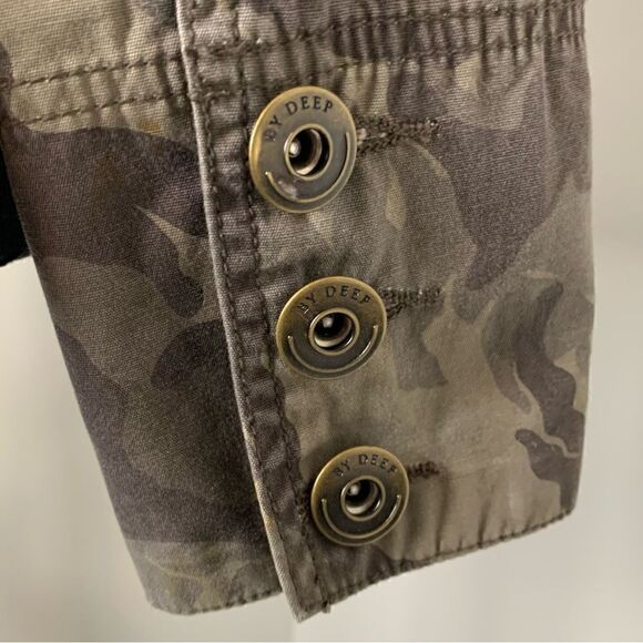 By Deep Branded camouflage button front army jacket with pockets size Medium - Picture 9 of 15